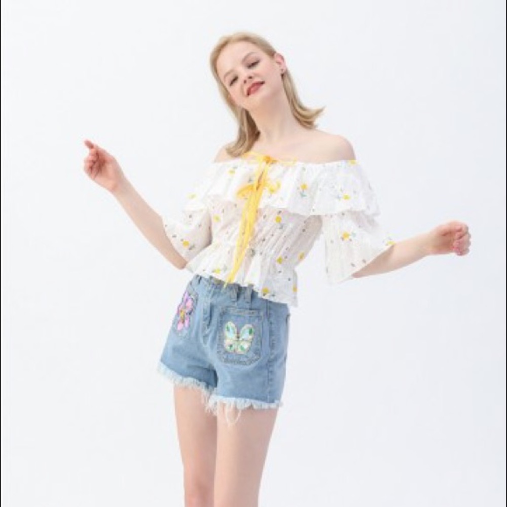 Embroidered Eyelet White Ruffle Ribbon-Tie Top - Picture 6 of 7